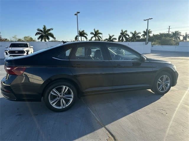 Used 2024 Volkswagen Jetta SE image 35