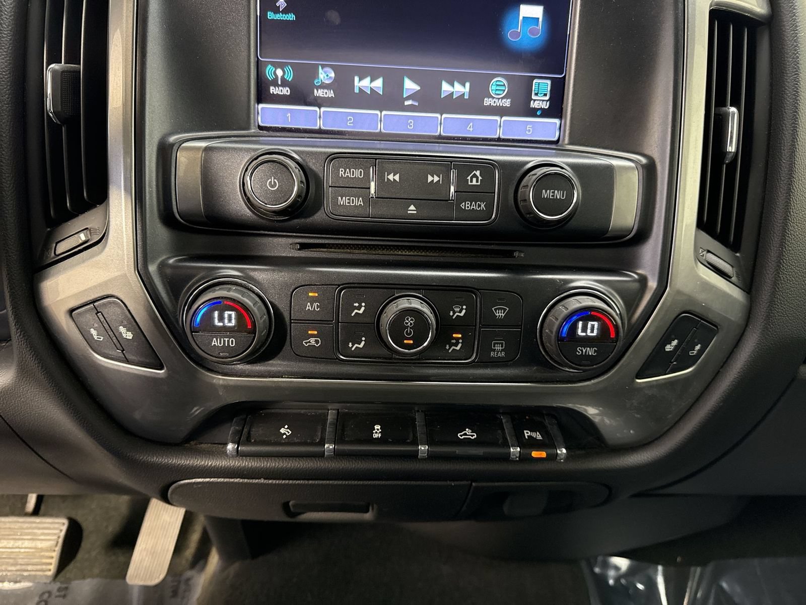 Used 2016 Chevrolet Silverado 2500 LT w/ LT Convenience Package AWD/4WD image 10