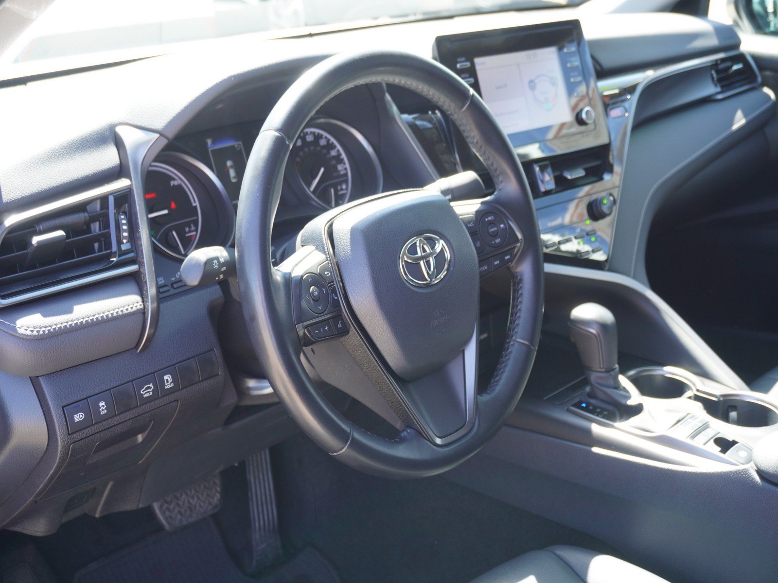 Used 2021 Toyota Camry SE FWD image 19