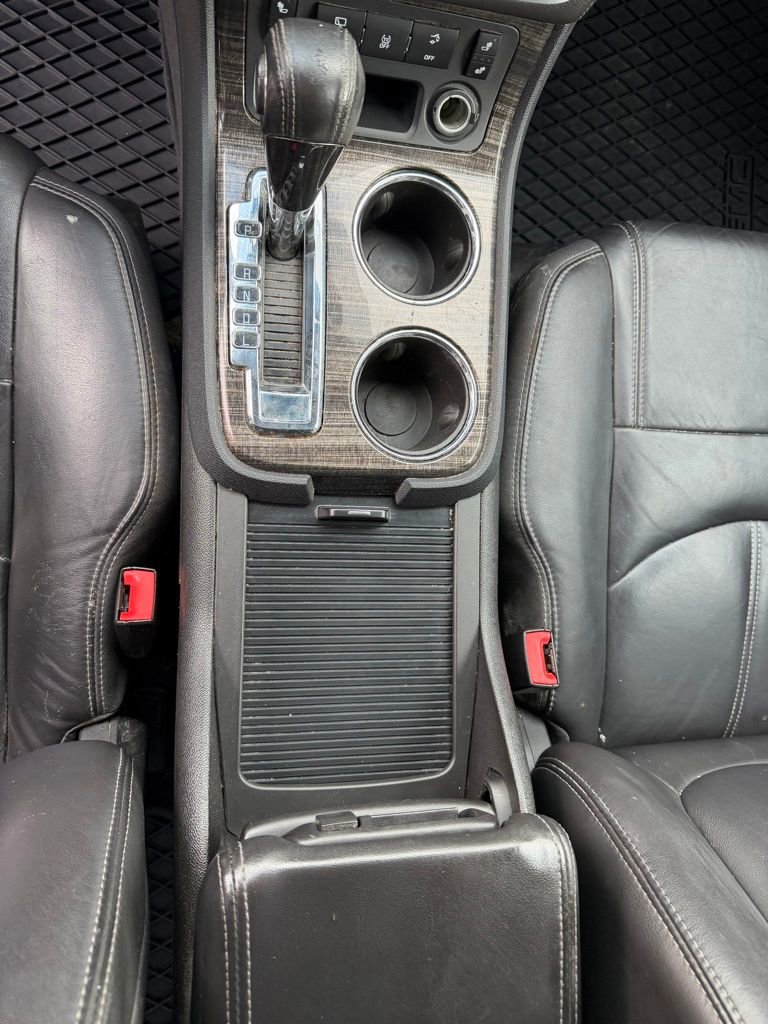 Used 2014 GMC Acadia SLT image 17