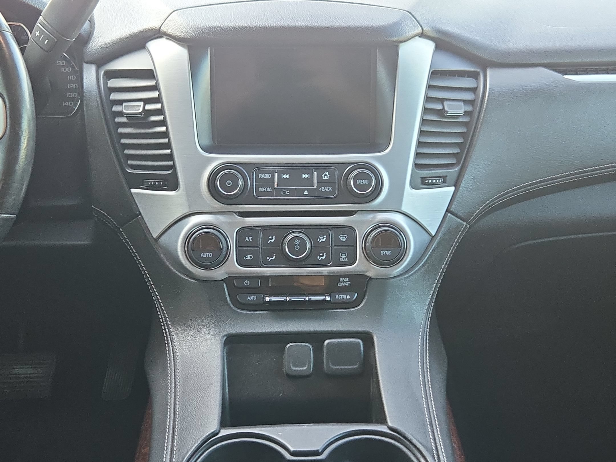 Used 2019 GMC Yukon SLE w/ SLE Value Package AWD/4WD image 16