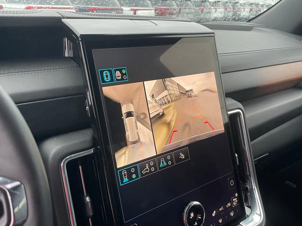 Used 2025 GMC Yukon Denali image 16