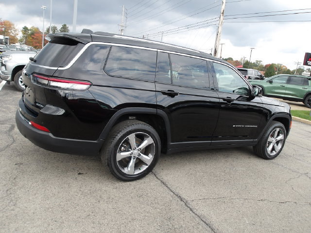 Used 2022 Jeep Grand Cherokee L Limited AWD/4WD image 8