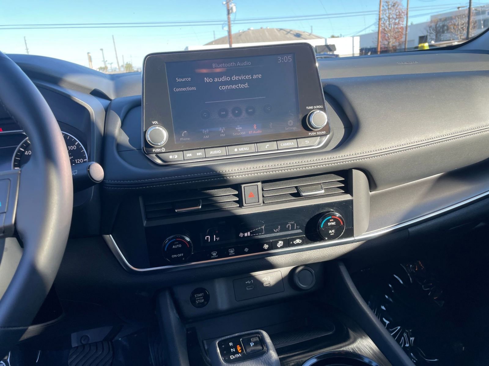 Used 2025 Nissan Rogue SV image 18