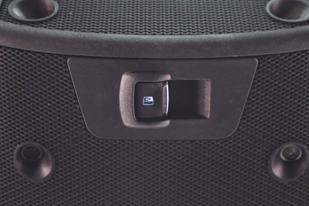 Used 2016 Ford F150 Platinum w/ Equipment Group 701A Luxury AWD/4WD image 39