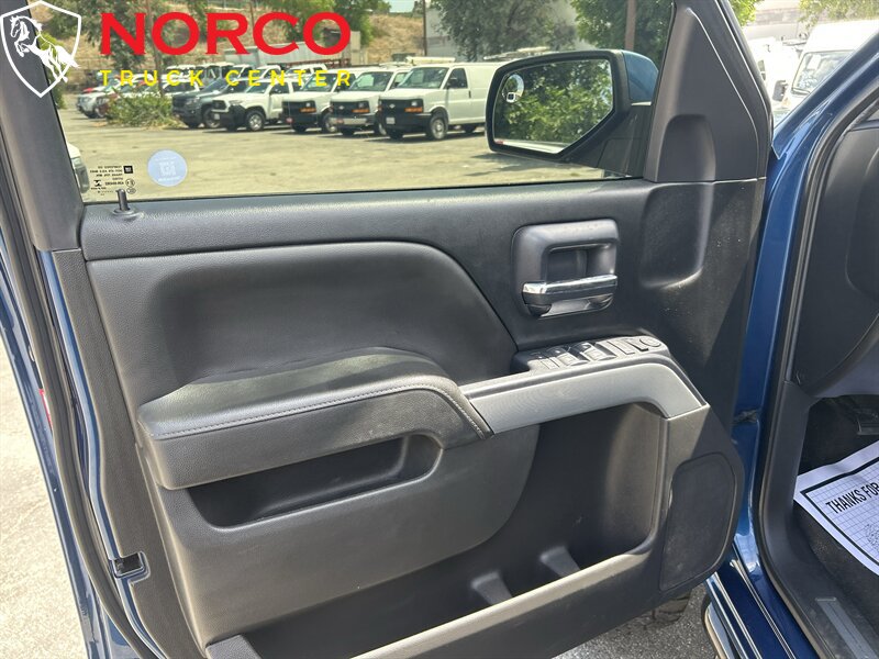 Used 2018 Chevrolet Silverado 1500 LT w/ All Star Edition AWD/4WD image 9
