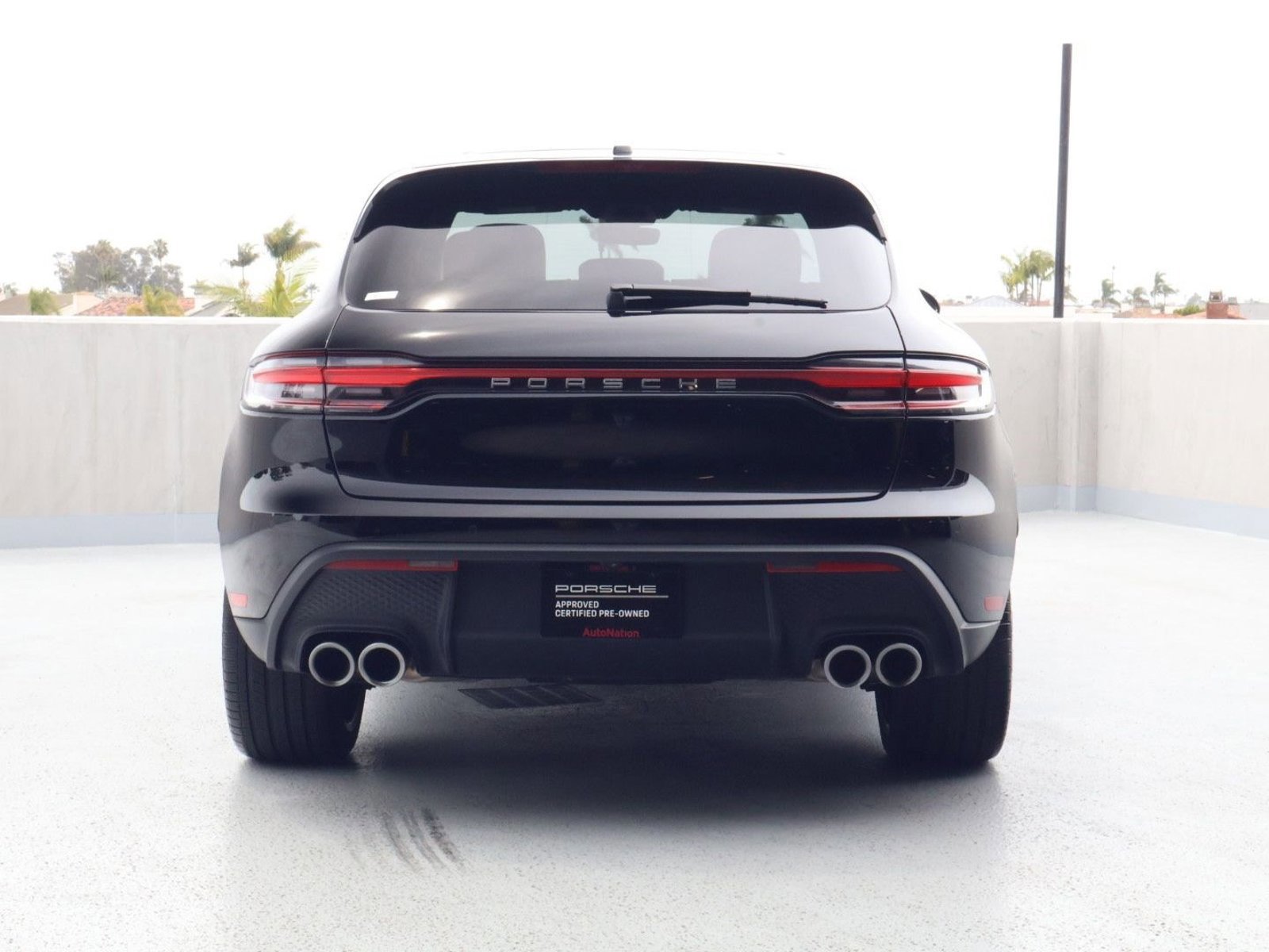 Certified 2025 Porsche Macan image 10
