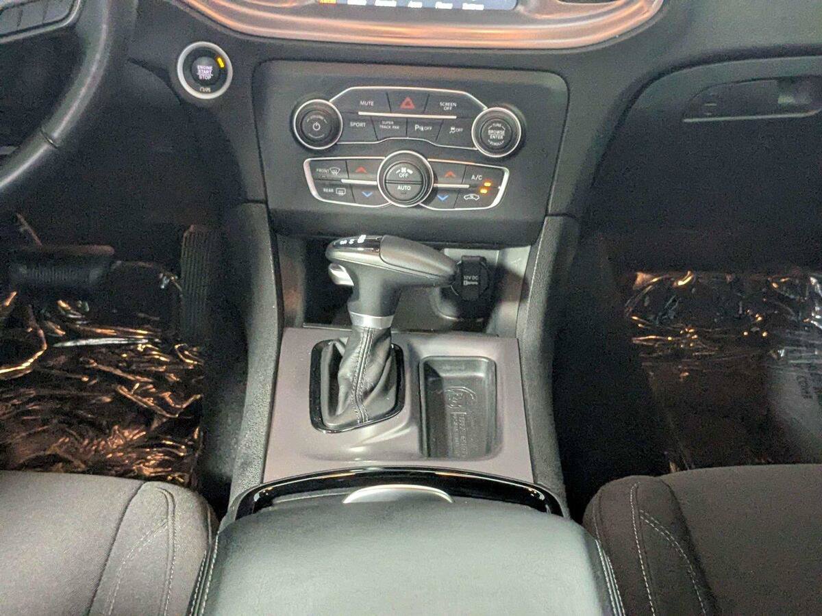Used 2023 Dodge Charger SXT w/ Blacktop Package AWD/4WD image 40