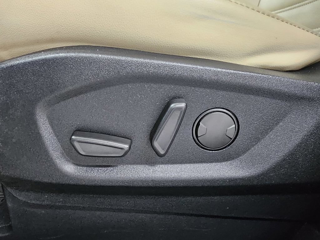 Used 2020 Ford Edge SEL w/ Convenience Package AWD/4WD image 16