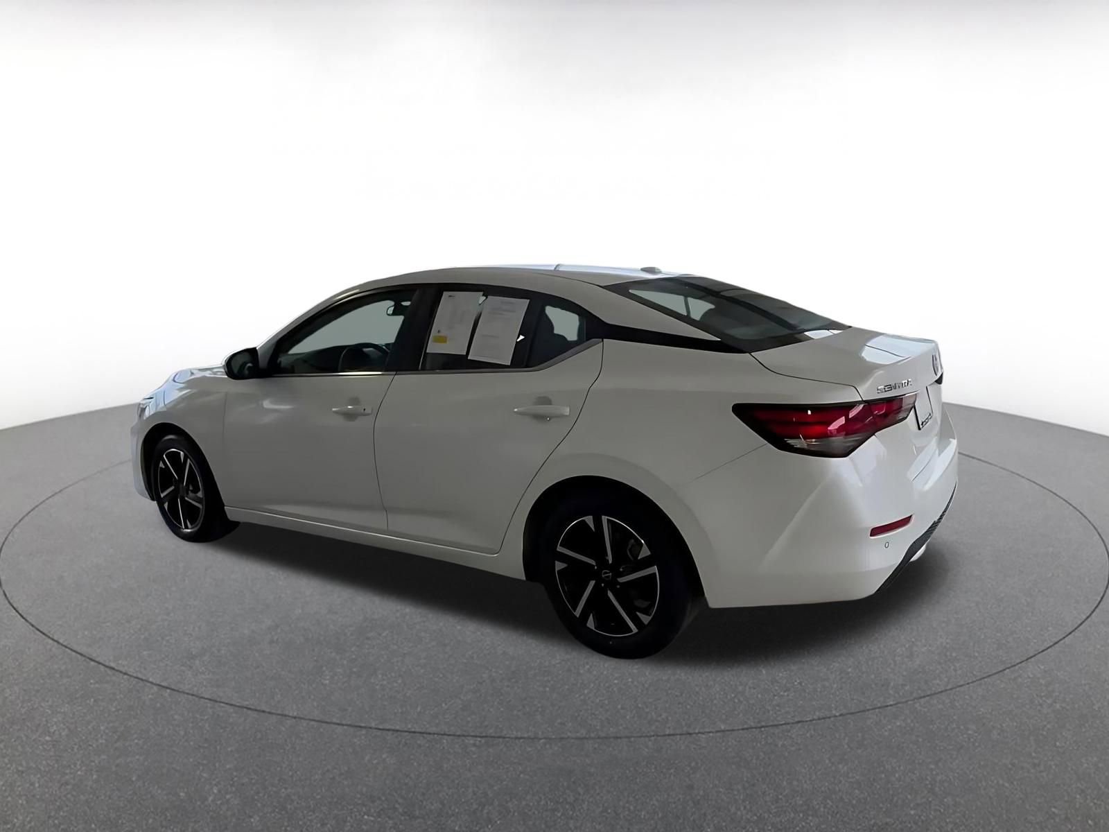 Used 2024 Nissan Sentra SV FWD image 13