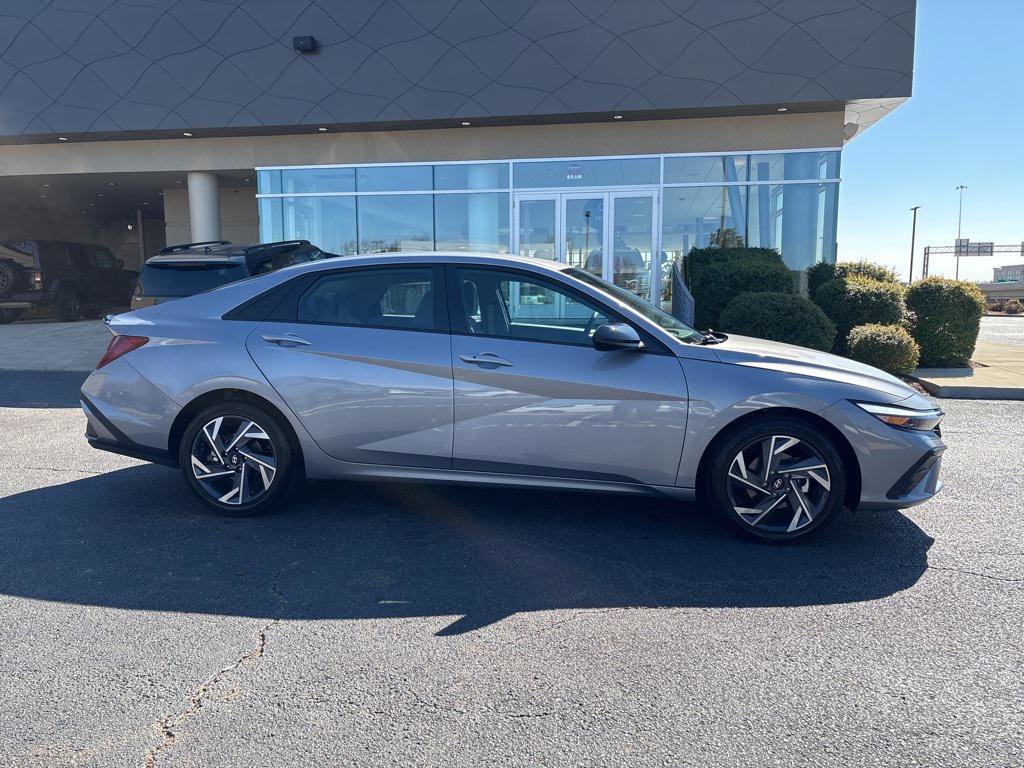 New 2025 Hyundai Elantra Sport image 4