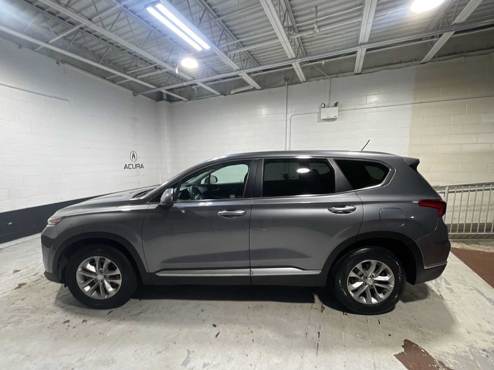 Used 2019 Hyundai Santa Fe SE AWD/4WD image 3