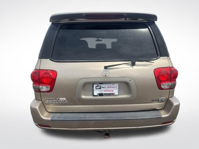 Used 2005 Toyota Sequoia SR5 image 4