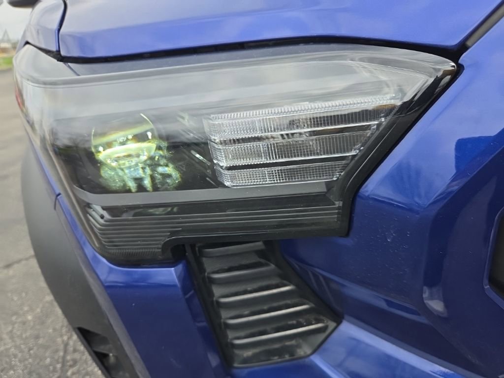 Used 2024 Toyota Tacoma TRD Off-Road AWD/4WD image 15