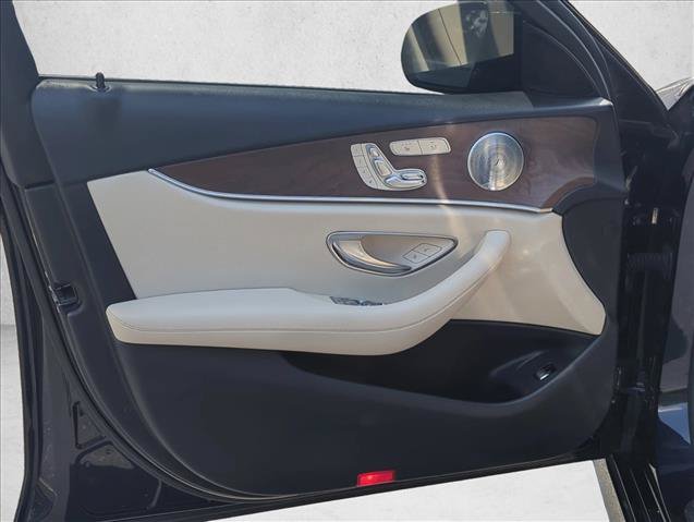 Used 2017 Mercedes-Benz E 300 image 17