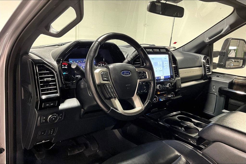 Used 2022 Ford F250 Lariat w/ Black Appearance Package AWD/4WD image 15