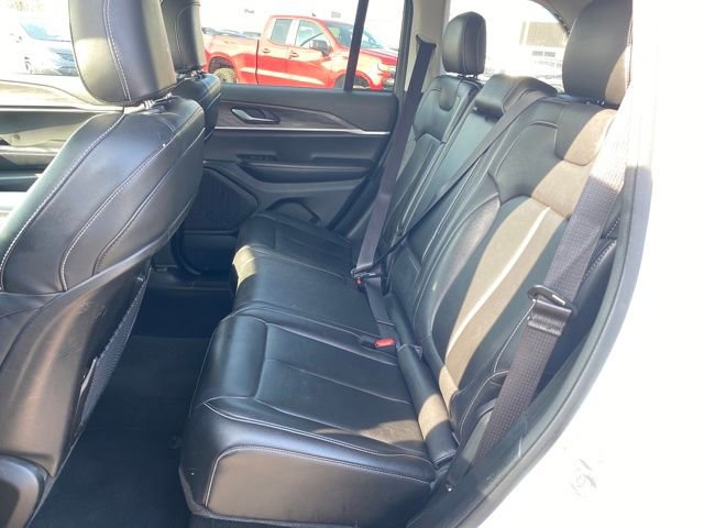 Used 2023 Jeep Grand Cherokee Limited image 18