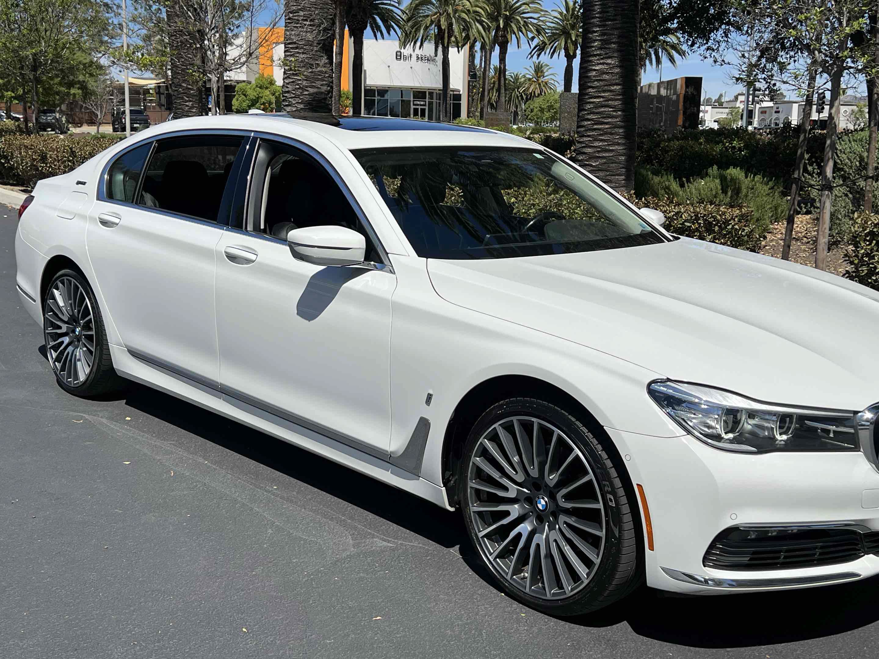 Used 2018 BMW 740e xDrive AWD/4WD image 58