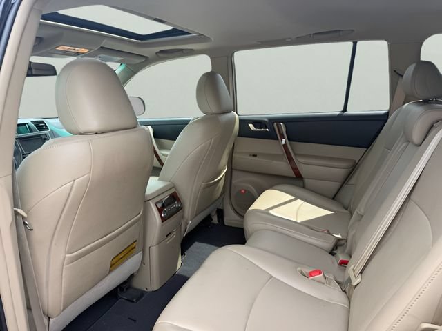 Used 2013 Toyota Highlander Limited AWD/4WD image 9