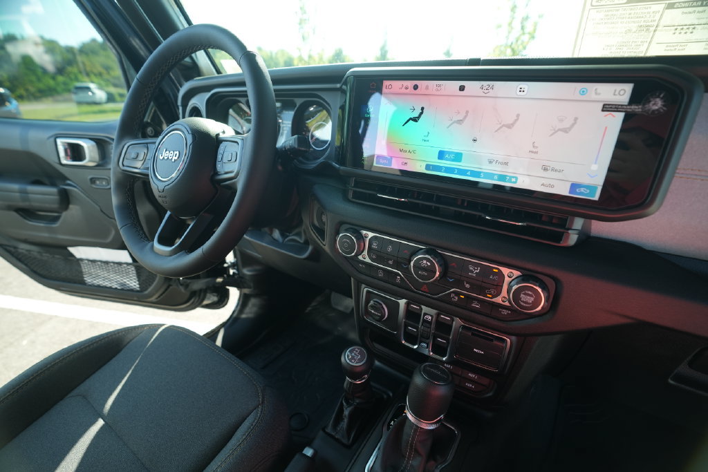 New 2026 Jeep Gladiator Sport AWD/4WD image 33
