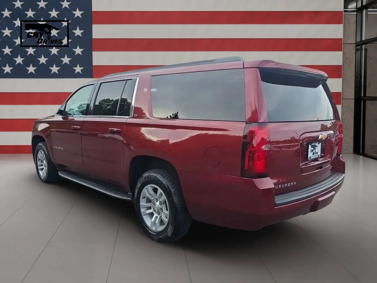Used 2019 Chevrolet Suburban LT w/ Luxury Package AWD/4WD image 7