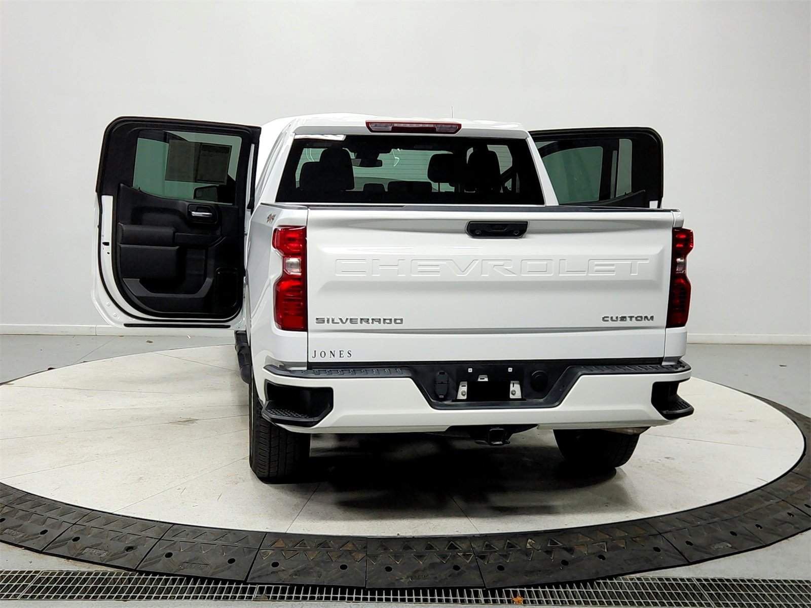 Used 2024 Chevrolet Silverado 1500 Custom image 14