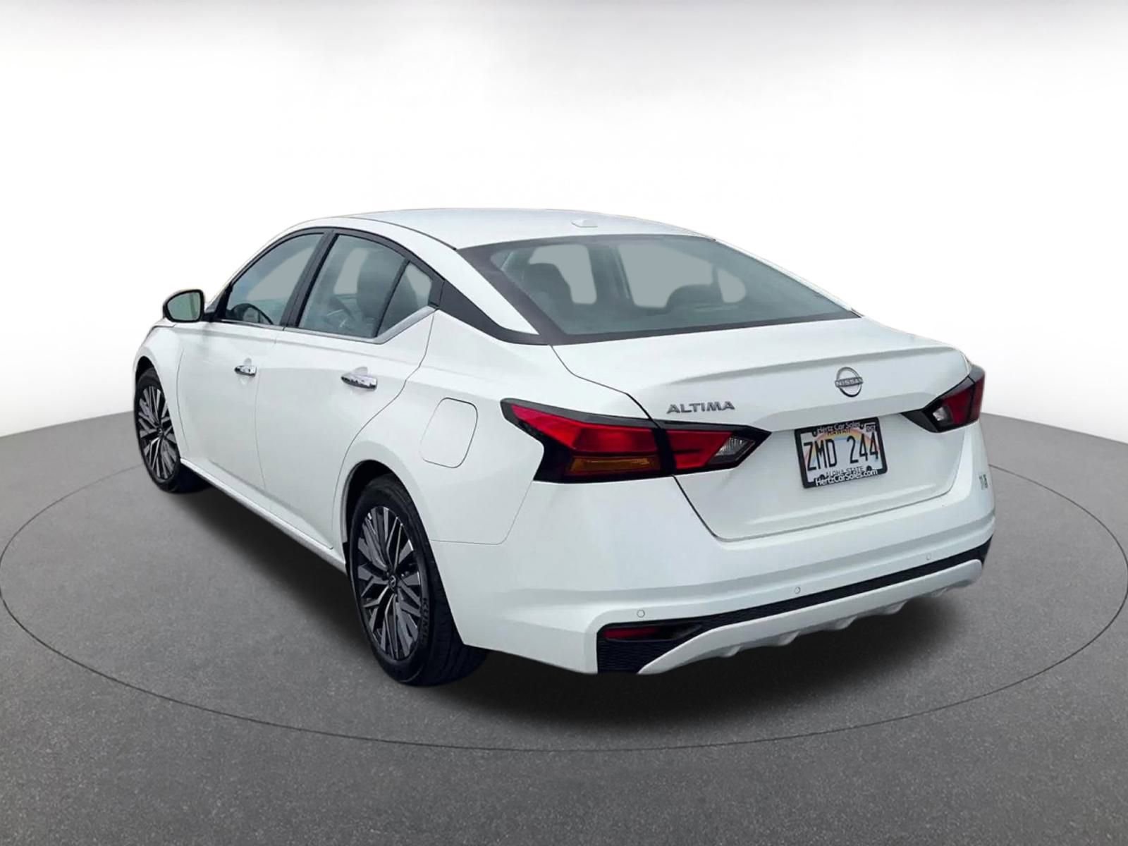 Used 2025 Nissan Altima 2.5 SV image 11