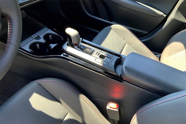 Used 2025 Toyota Prius Plug-In Hybrid image 13