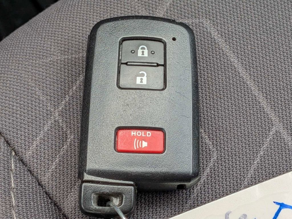 Used 2018 Toyota Tacoma TRD Off-Road image 31