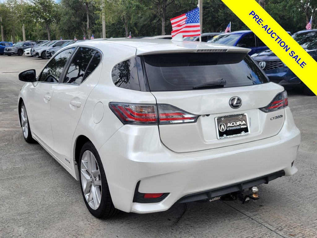 Used 2017 Lexus CT 200h w/ Seat Comfort Package FWD image 5