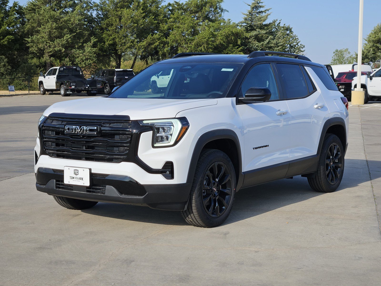 New 2027 GMC Terrain Elevation w/ Elevation Premium Package FWD image 2