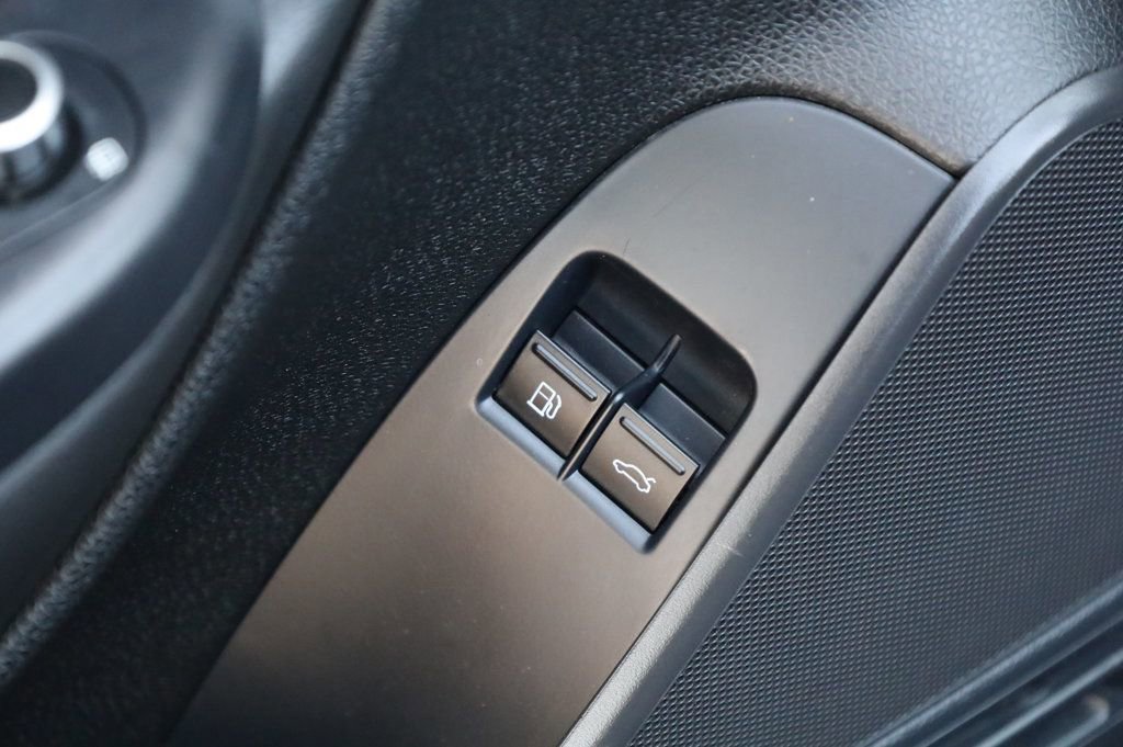 Used 2014 Volkswagen Eos Komfort image 34