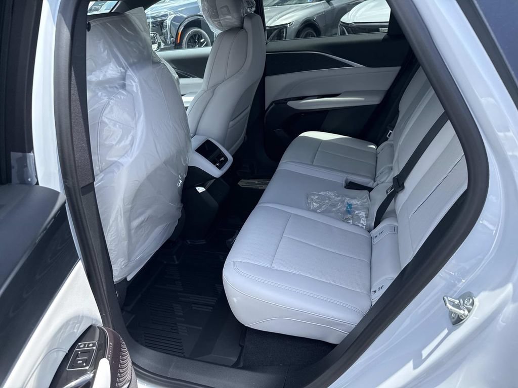 New 2026 Cadillac Lyriq Luxury w/ LPO, Floor Liner Package AWD/4WD image 9