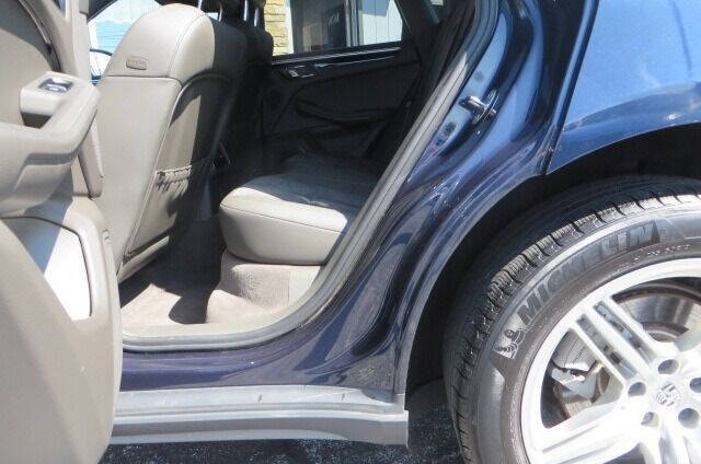 Used 2017 Porsche Macan S AWD/4WD image 14
