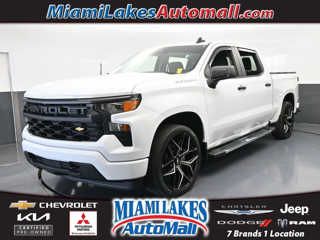 Used 2022 Chevrolet Silverado 1500 Custom image 1