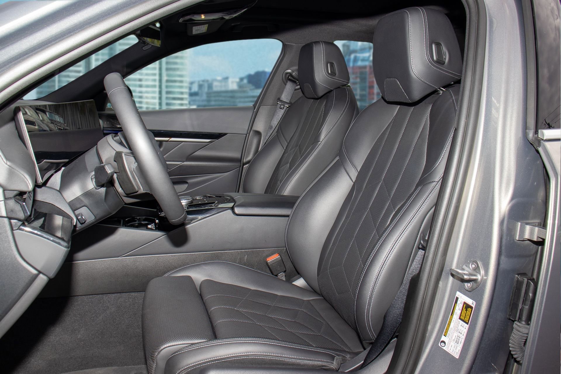 Used 2024 BMW 530i image 16