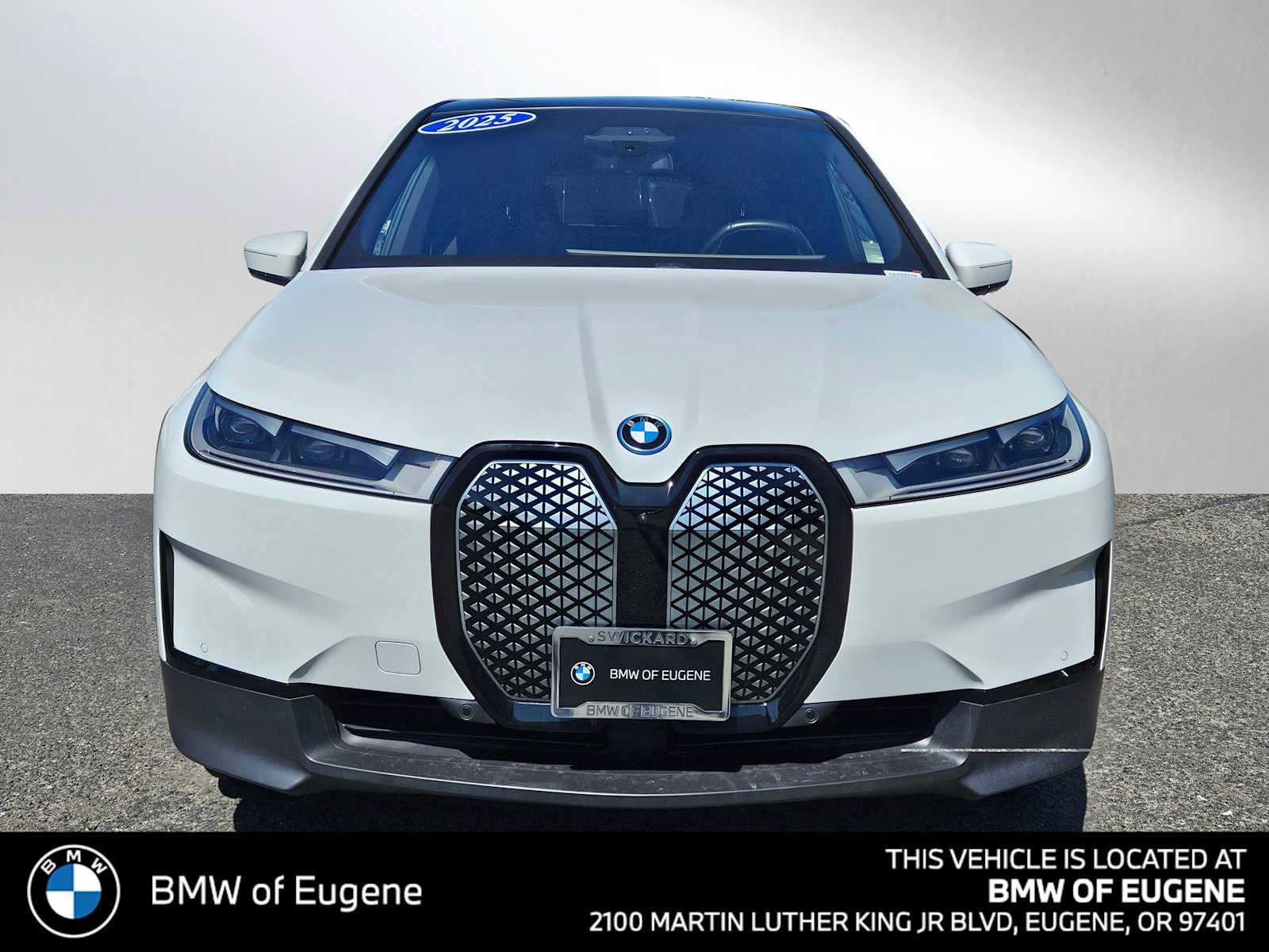 Used 2025 BMW iX xDrive50 image 8