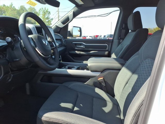 New 2026 RAM 1500 4x4 Crew Cab image 7