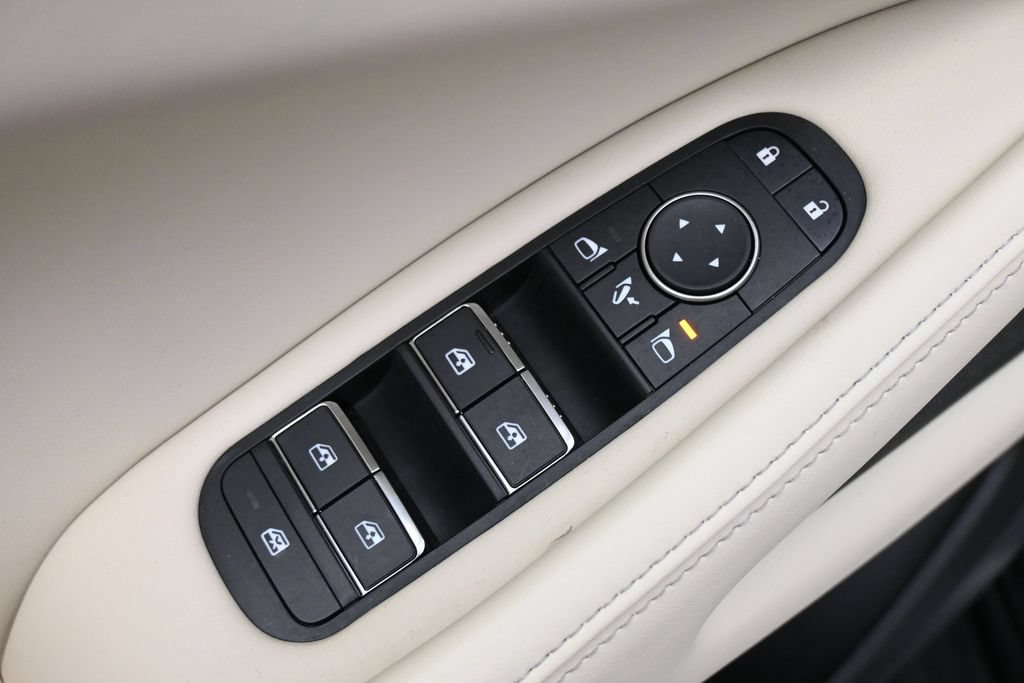 Used 2023 INFINITI QX60 Luxe w/ Cargo Package FWD image 4