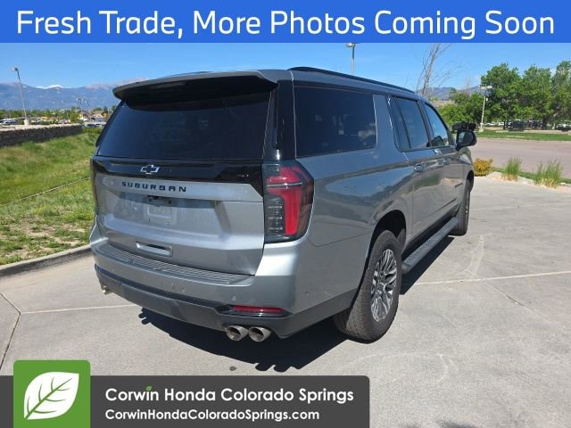 Used 2025 Chevrolet Suburban Z71 AWD/4WD image 7