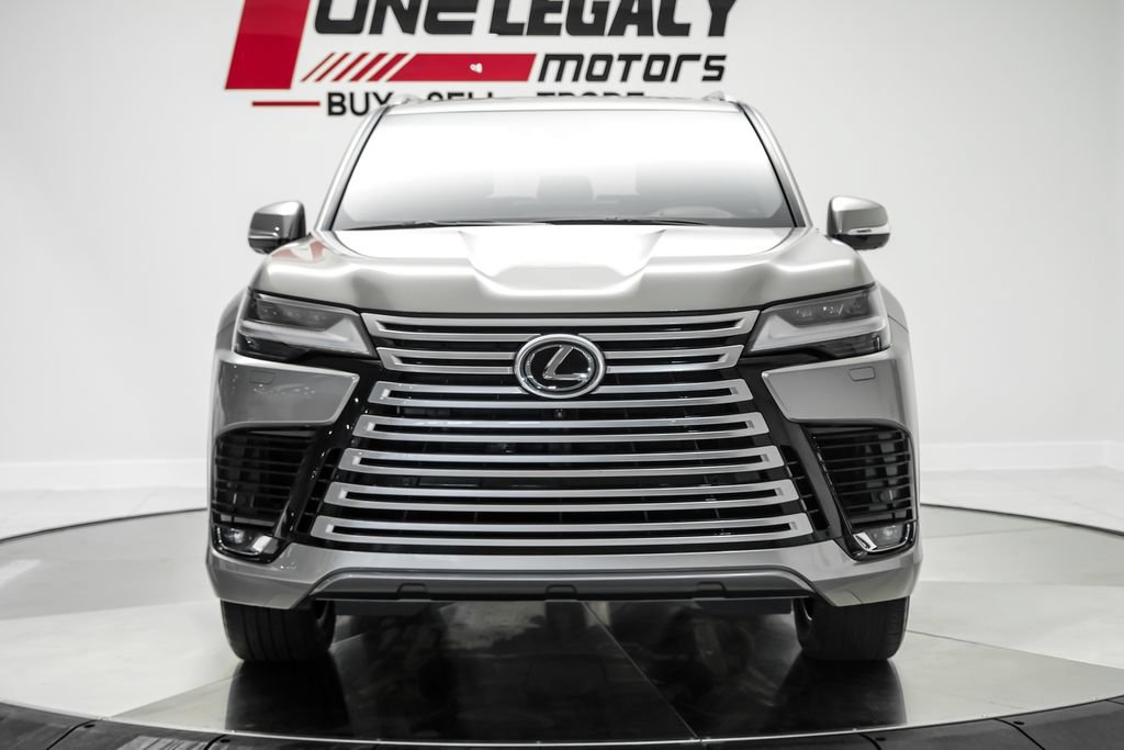Used 2022 Lexus LX 600 4WD w/ Luxury Package image 4