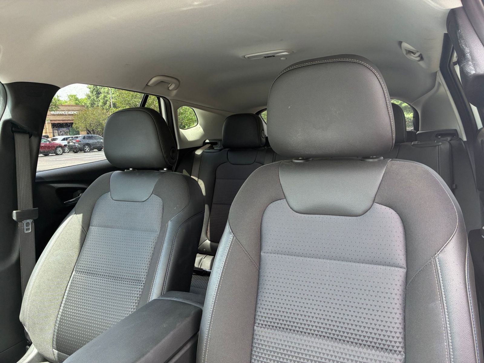 Used 2025 Chevrolet Trax LT FWD image 35