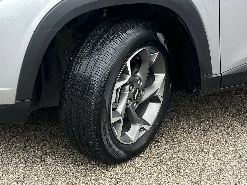 Used 2024 Chevrolet Trax LT w/ Driver Confidence Package FWD image 26