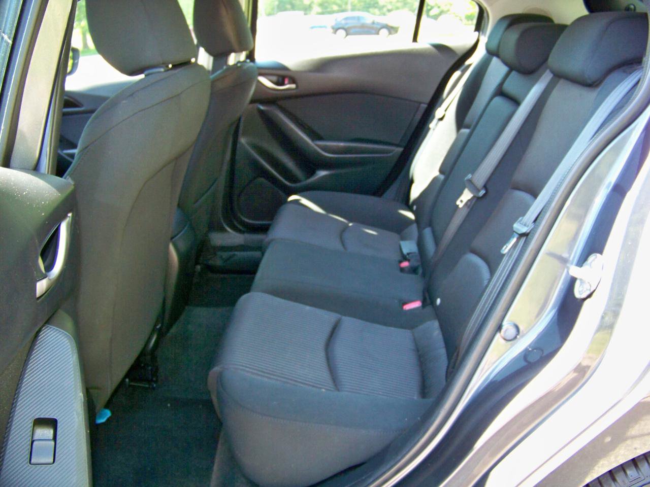 Used 2014 MAZDA MAZDA3 i Touring w/ Technology Package FWD image 33