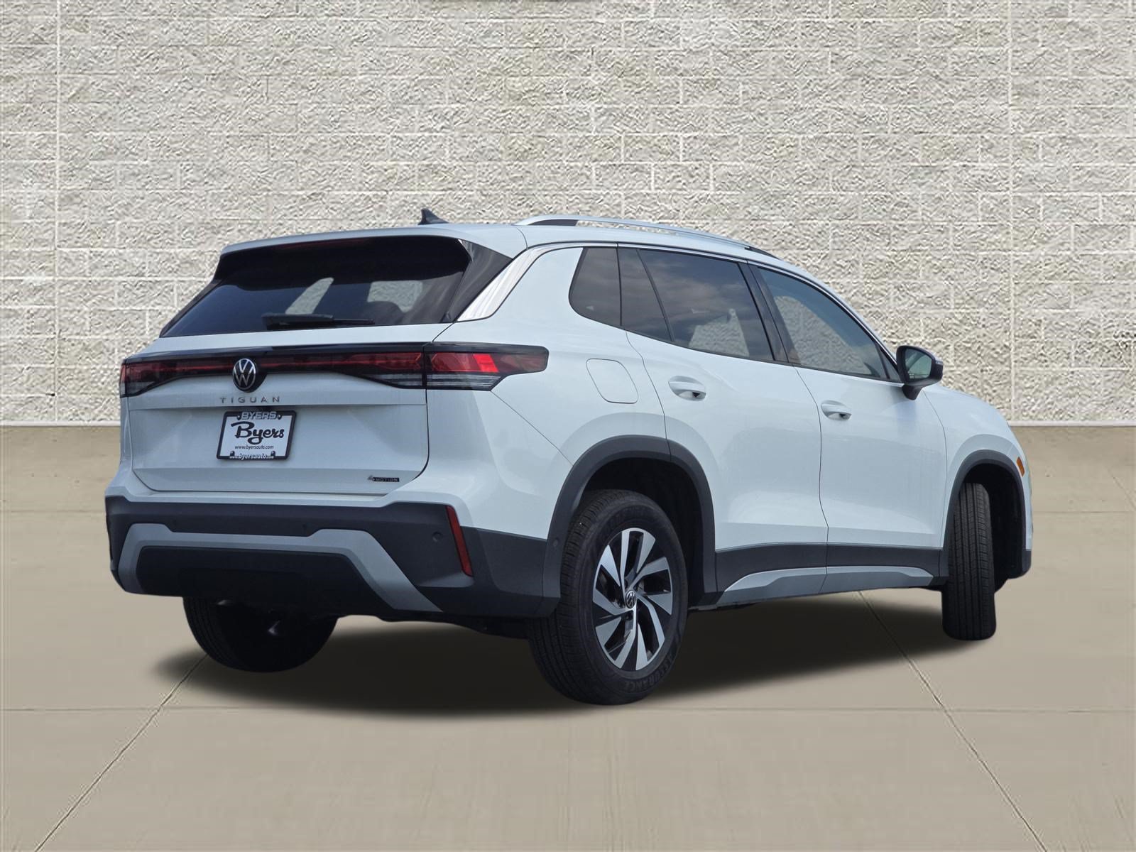 New 2026 Volkswagen Tiguan S AWD/4WD image 7