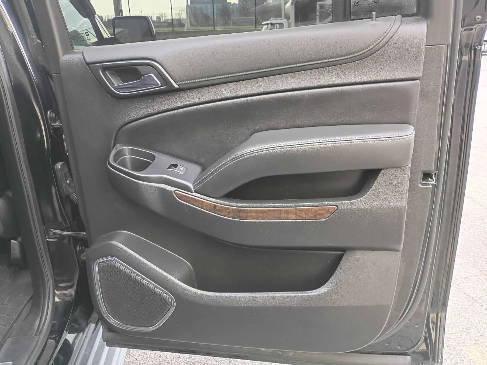 Used 2020 Chevrolet Suburban LT image 18