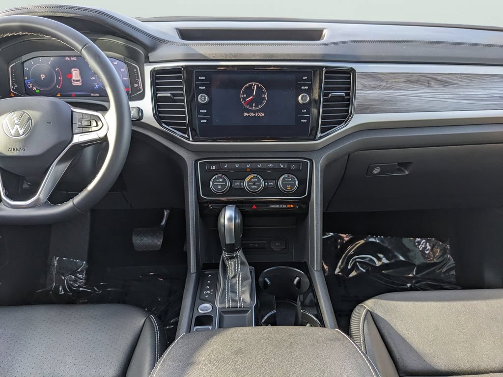 Certified 2023 Volkswagen Atlas Cross Sport SE w/ Panoramic Sunroof Package FWD image 14