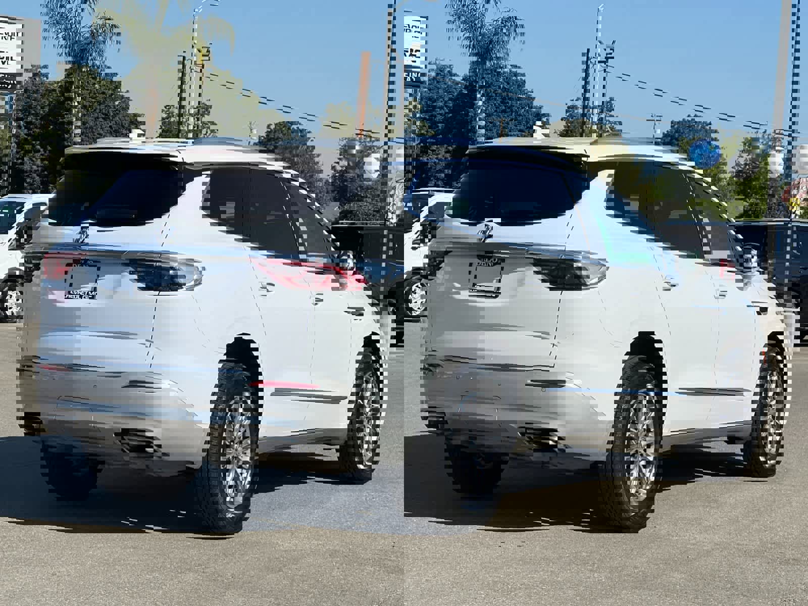 Used 2024 Buick Enclave Premium image 5