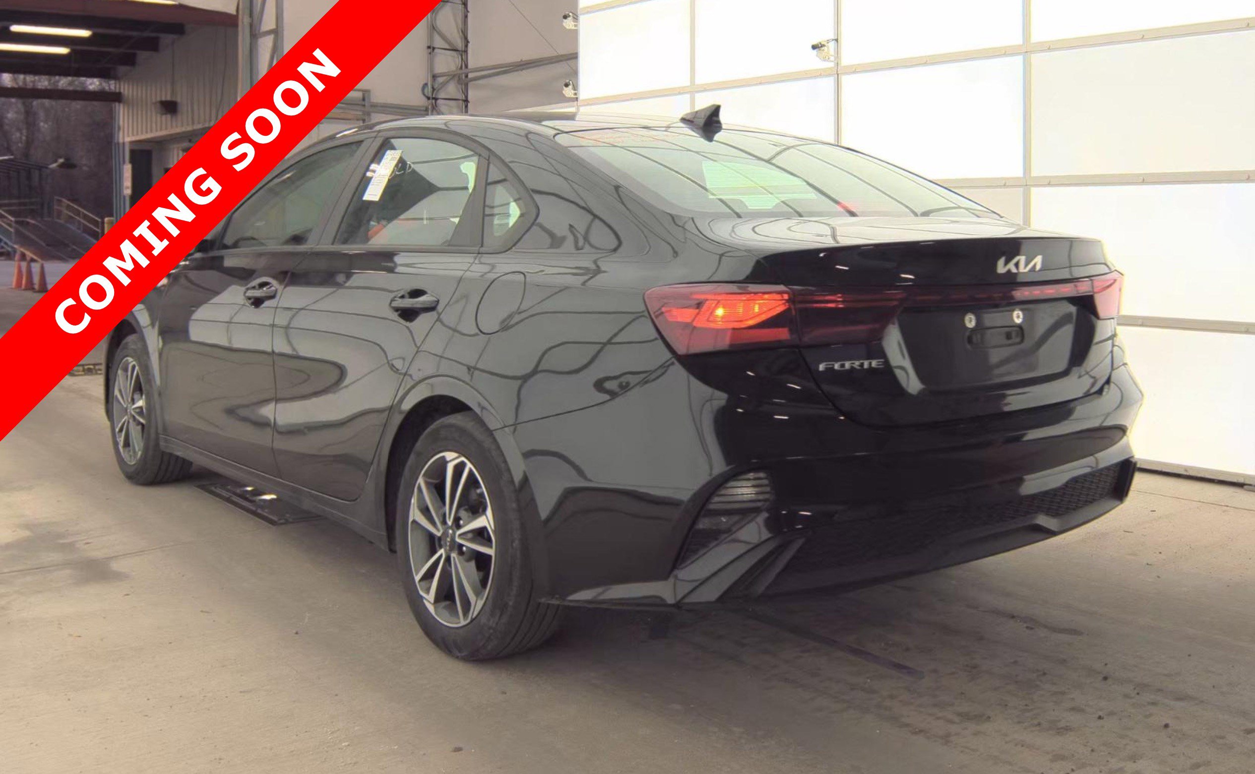 Used 2023 Kia Forte LXS image 5