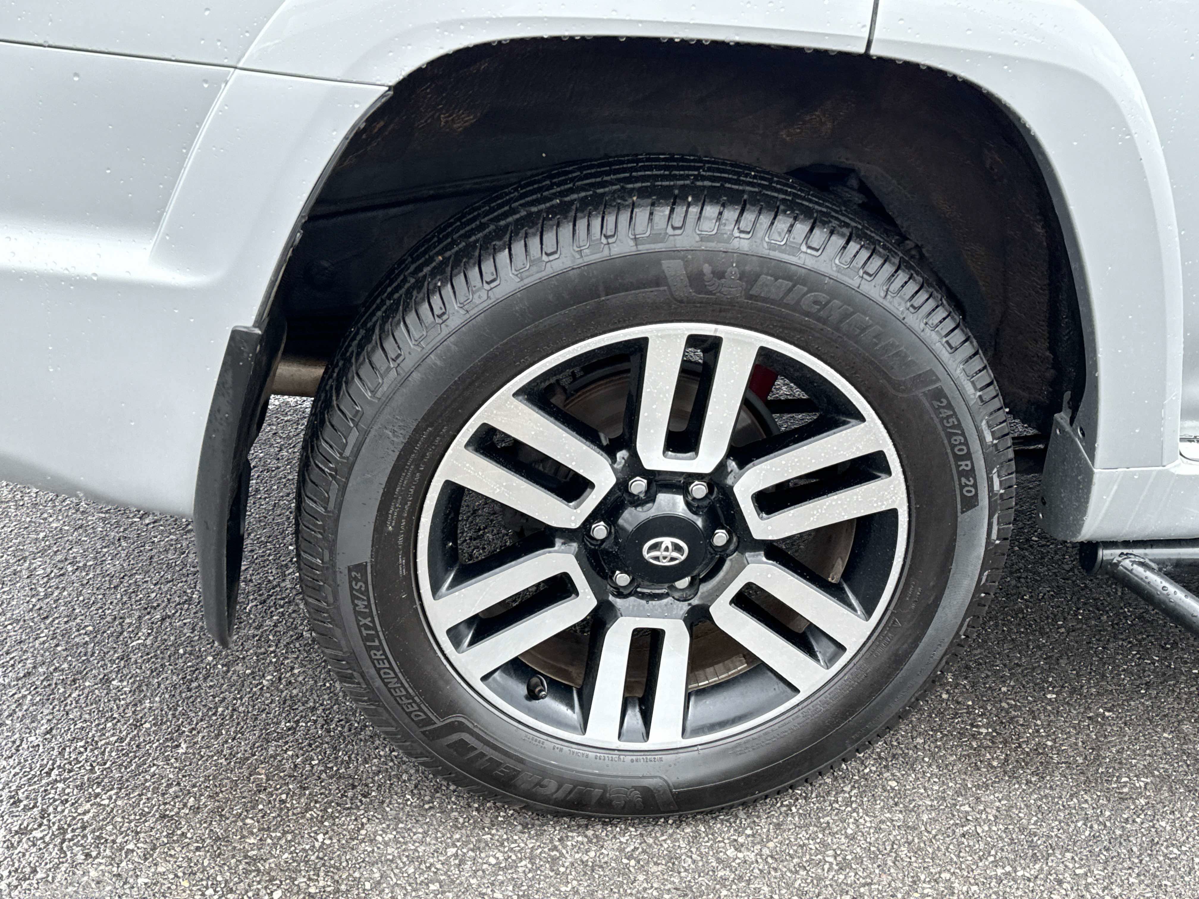 Used 2015 Toyota 4Runner Limited image 5